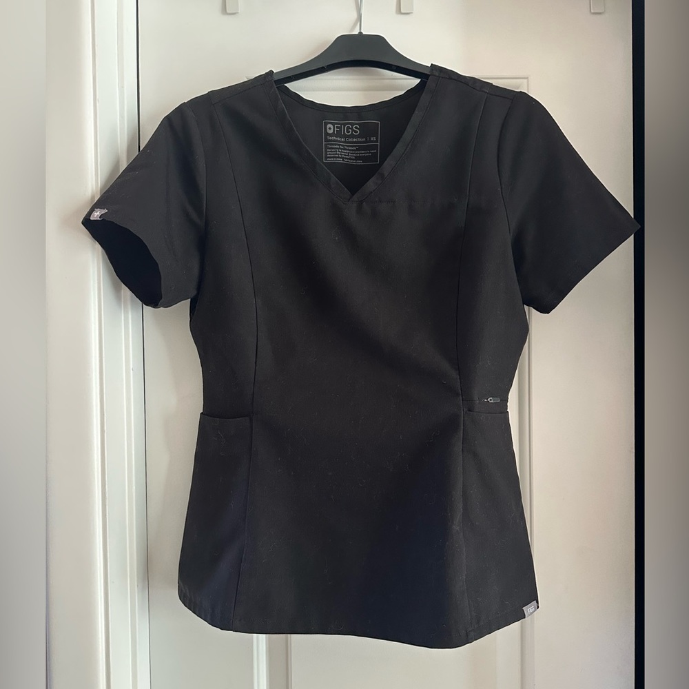 Figs Women's Black Scrub Set